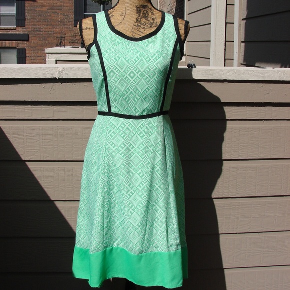 1480 New York & Co green Geometric print Dress XS - Picture 2 of 8